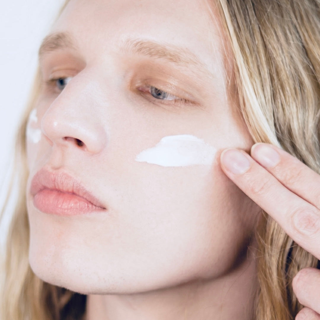 THE MOISTURIZER I Day cream with sweet almond oil
